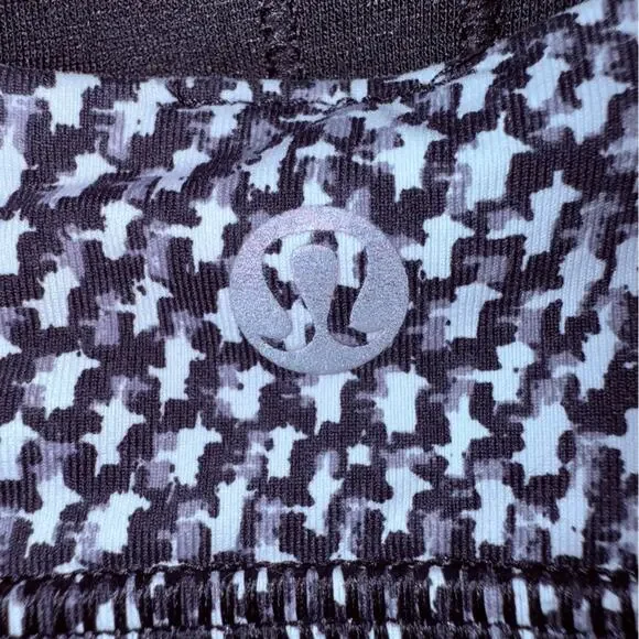 Lululemon Both Ways Sports Bra Scatter Star Black White Gray Print Size 8 - Picture 9 of 11